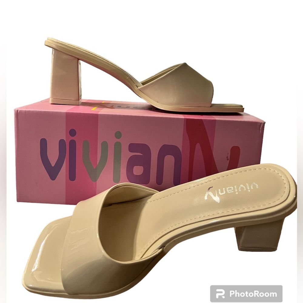 NWT Size 9 Vivianly Creamy White Sandals open toe block heels Mule Slip ons